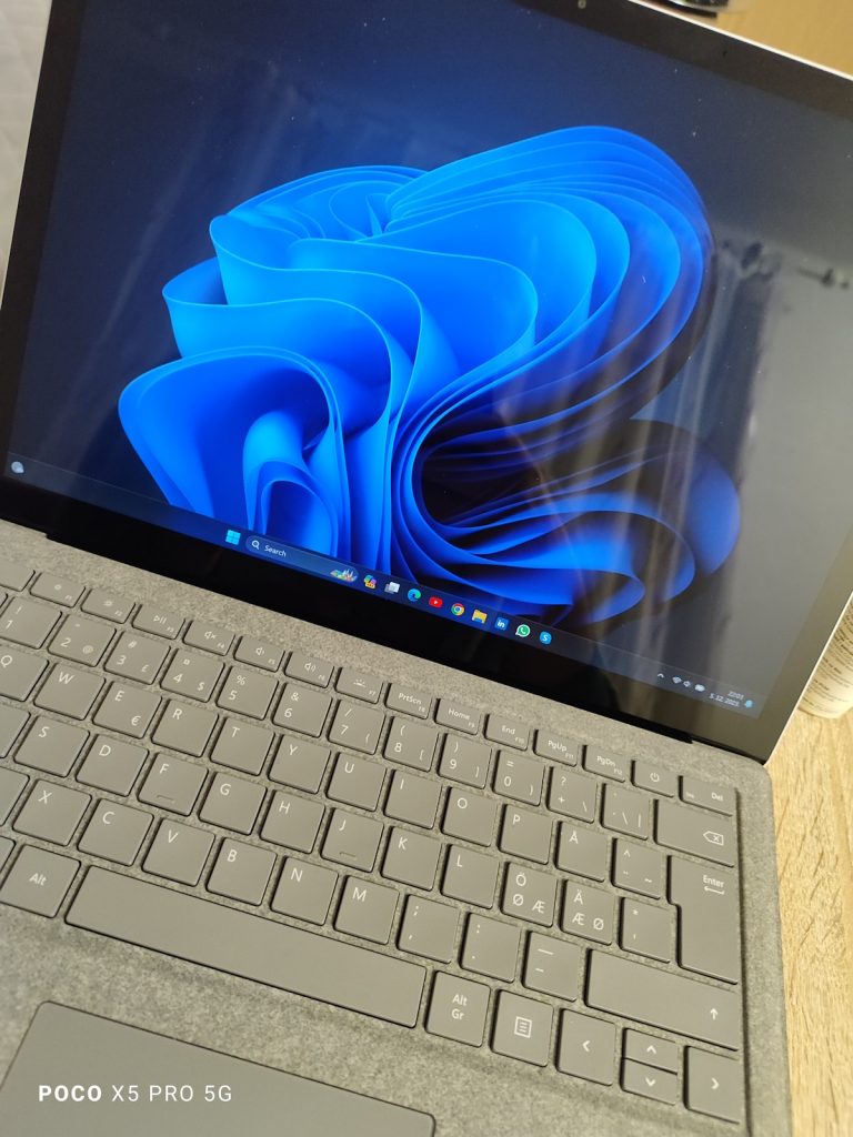 Microsoft Surface Laptop 2 front view
