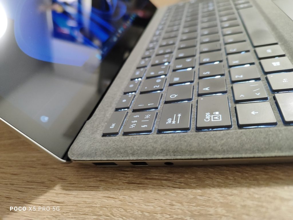 Surface Laptop 2 left side connectors
